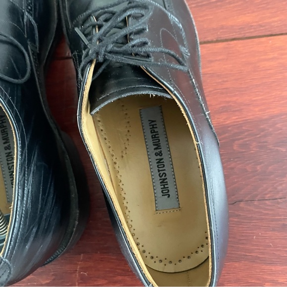 Johnston & Murphy Black Leather Wingtip Dress Shoes size 9 - Picture 4 of 7